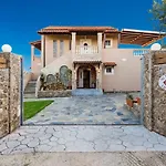 ヴィラ Maxim With Private Pool & Tennis Court