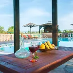 Maxim With Private Pool & Tennis Court
