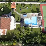 Maxim With Private Pool & Tennis Court ヴィラ *