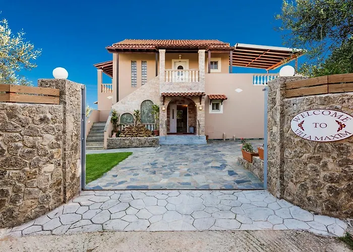 Vilă Maxim With Private Pool & Tennis Court