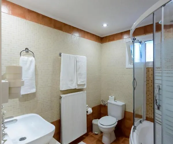 Vilă Maxim With Private Pool & Tennis Court