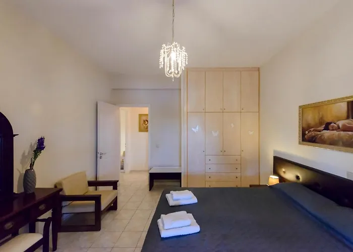 Vilă Maxim With Private Pool & Tennis Court Halikounas