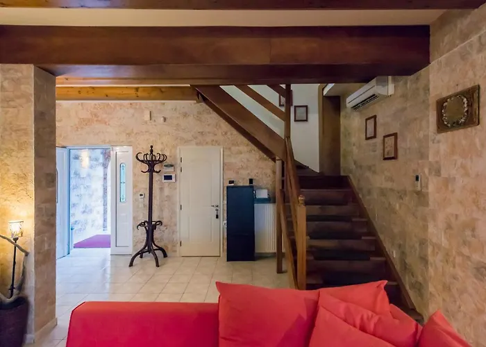 Vilă Maxim With Private Pool & Tennis Court Halikounas