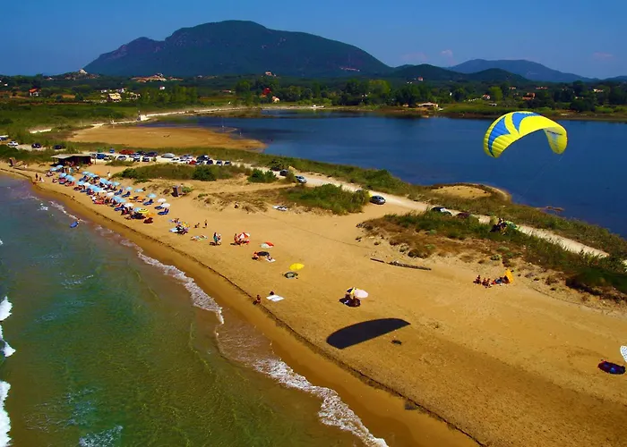 Vilă Maxim With Private Pool & Tennis Court Halikounas
