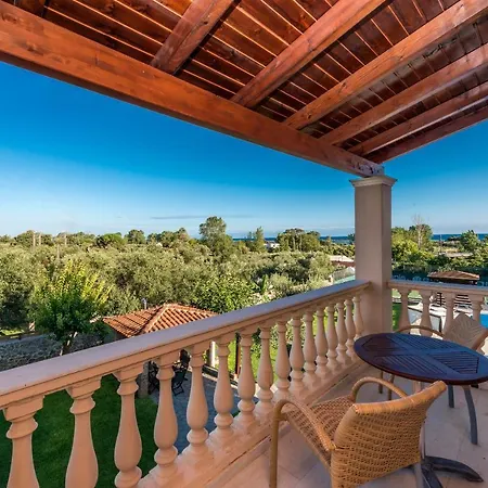 Villa Maxim With Private Pool & Tennis Court Villa Halikounas