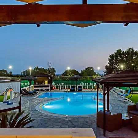 Maxim With Private Pool & Tennis Court Willa *
