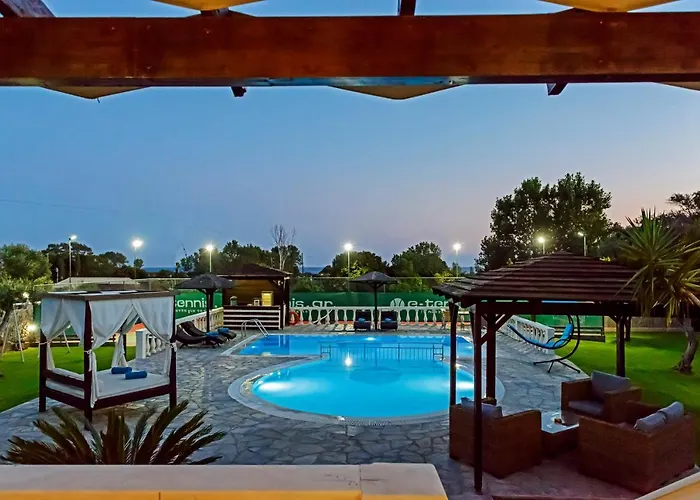 Maxim With Private Pool & Tennis Court 빌라 *