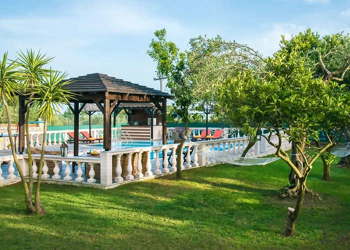 Maxim With Private Pool & Tennis Court 빌라