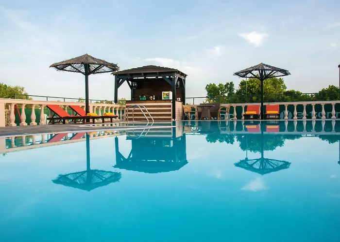 Maxim With Private Pool & Tennis Court *