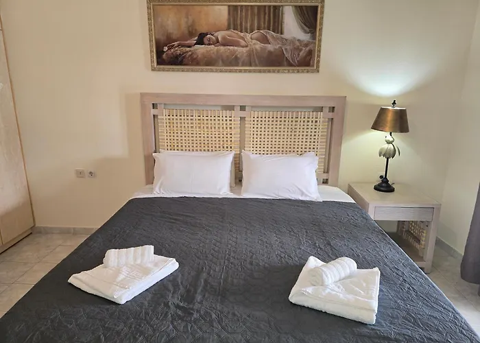 Maxim With Private Pool & Tennis Court Halikounas