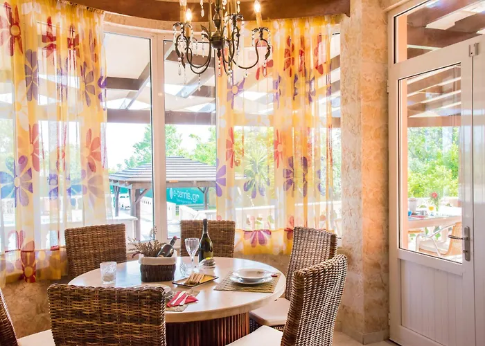 Villa Maxim With Private Pool & Tennis Court