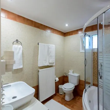 Vila Maxim With Private Pool & Tennis Court