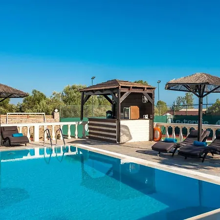 Vila Maxim With Private Pool & Tennis Court *