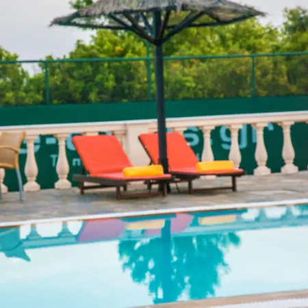 Vila Maxim With Private Pool & Tennis Court *